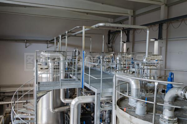 污泥處理與能源利用 坦克沼氣池、干燥設(shè)備及藥化設(shè)備的綜合應(yīng)用